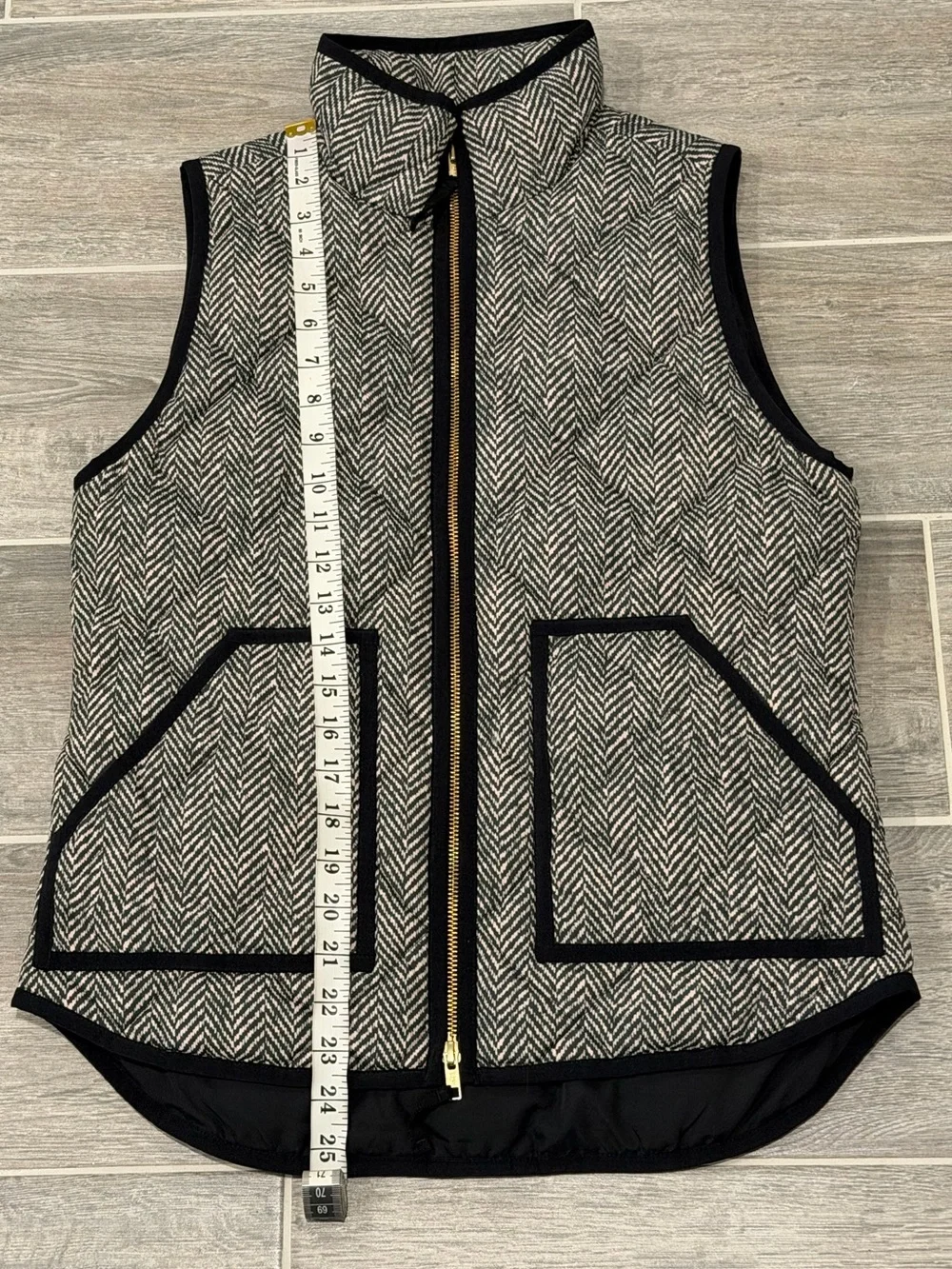 NWT! J. Crew Black Printed Quilted Waterfowl Feathers Down Puffer Vest. Size XS.